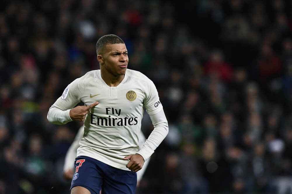 全能表现！康宁汉姆半场12中6拿到15分7板4助2断